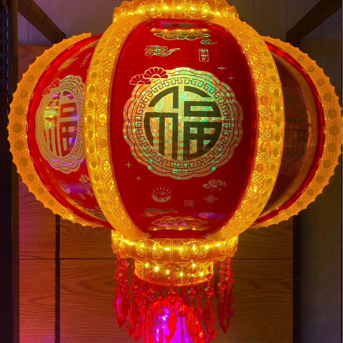 2024新年七彩旋转le走马灯笼挂饰装饰灯水晶吊灯大门阳台电动
