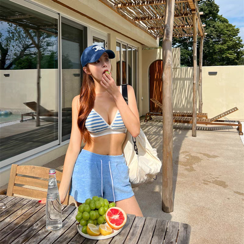 分体泳衣女韩系简约气质基础款百搭度假个性设计防晒游泳比基尼