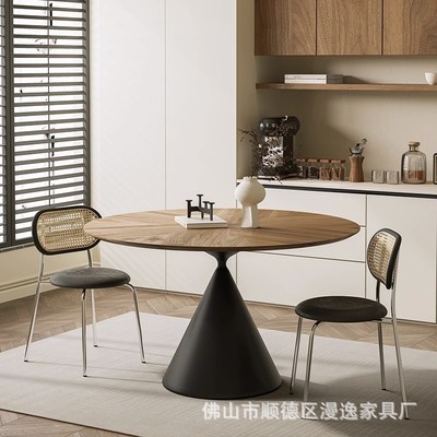 北欧餐桌家用现代简约黑胡桃木实木圆形小蛮腰饭桌意式极简餐桌椅