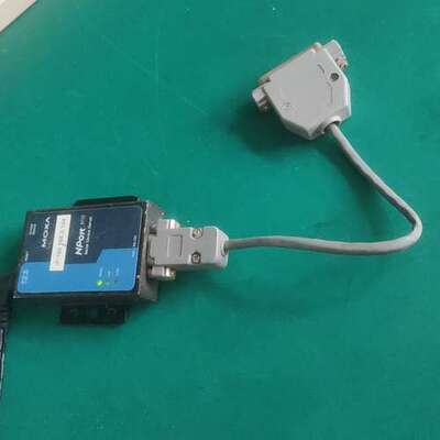 摩莎MOXA  5130一个，串口服务器 NPort 511