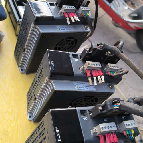 ESDA-05APA 伊莱斯伺服驱动器，电机60ema-01