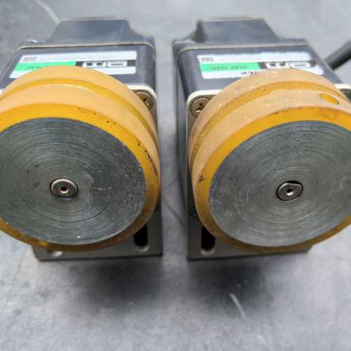 AXUM210-GN电机带2GN36K减速器两套