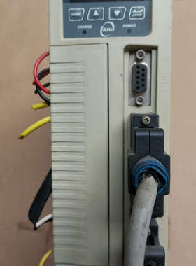 东元驱动器TSTA20C，原装拆机，成色漂亮，功能包好。有2