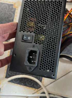 雷霆450电源。450w。橙色99新。   要的联系吧