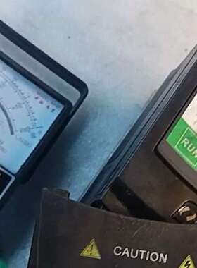 日业变频器CM528H-B4T4ROGB/5R5PB，4.0