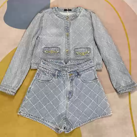 Clearance Sale Italian Short Jacket and Shorts Set for Women, Spring and Summer, Elegant and Sophisticated, Chanel-Style Suit