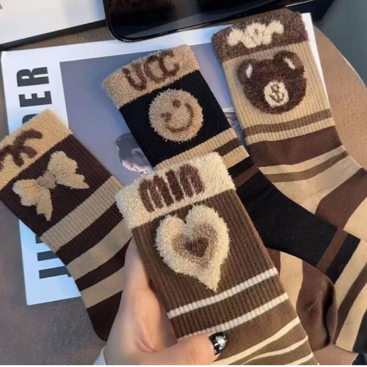 配勃肯鞋袜子女款2025秋冬季中筒袜无骨月子袜美拉德外穿长筒长袜