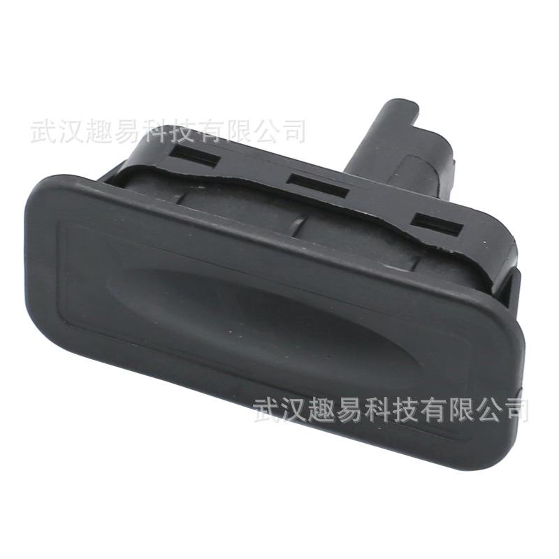 适用雷诺Clio 汽车尾门开关中控锁后挡板启动开关按钮8200076256
