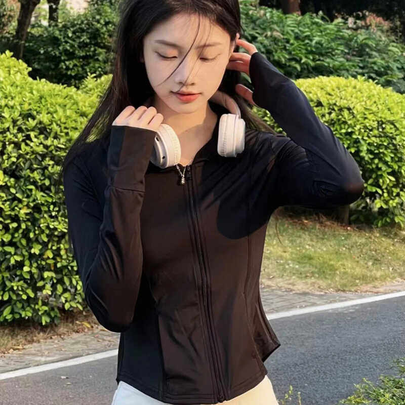 2024夏季新款修身冰丝衣女款短款轻薄连帽紧身服黑色紫外线