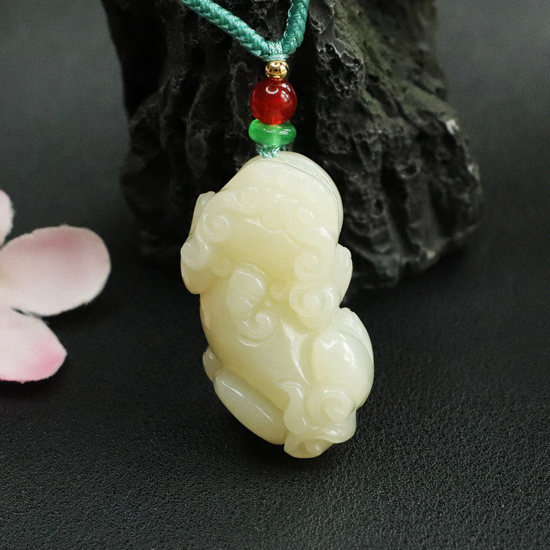 玉金珠宝:天然和田玉吊坠貔貅玉石挂件珠宝f2061704A