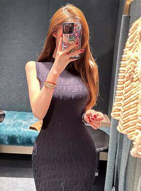性感修身包臀针织背心连