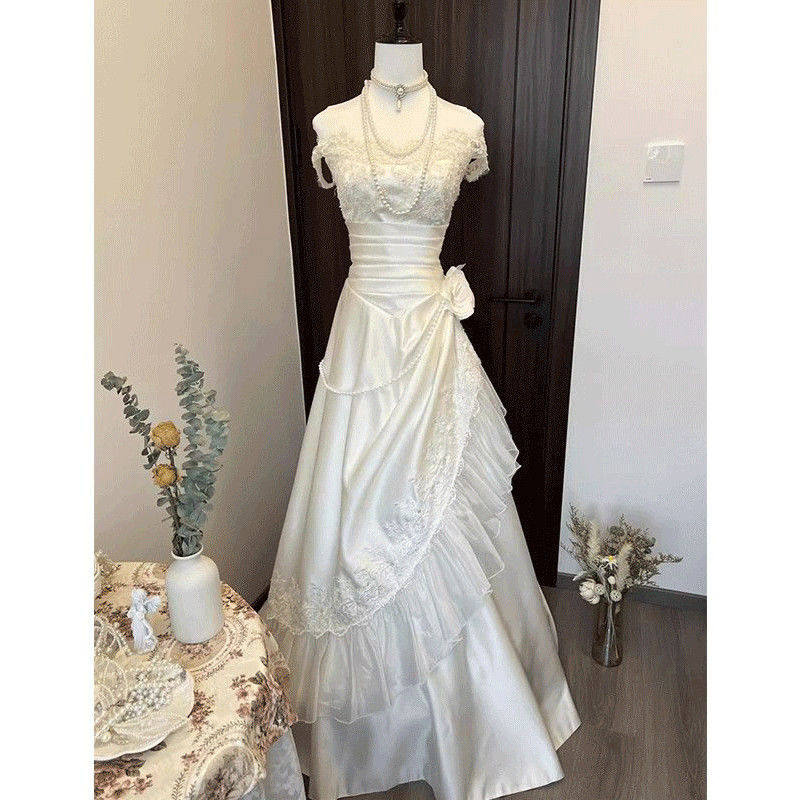 高端轻奢小众订婚宴新娘结婚轻婚纱敬酒服复古蕾丝一字肩小礼服女