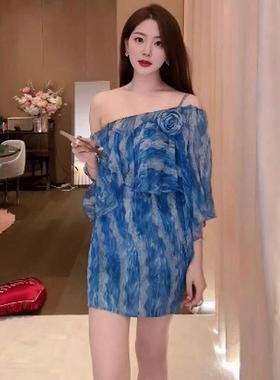茶歇法式海边慵懒度假风小个子显高一字肩蓝色连衣裙子女2024夏款