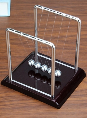 Science Kits & Toy Newton’s Cradle Ball In
