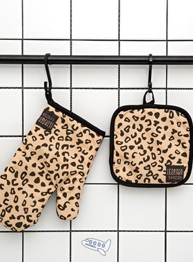 Kitchen Gloves Insulation Leopard Pattern Pad Cooking Microw