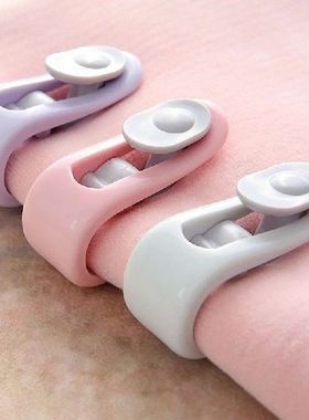 3 Colors Quilt Holder Clips for Bed Sheet Blankets Non-Slip