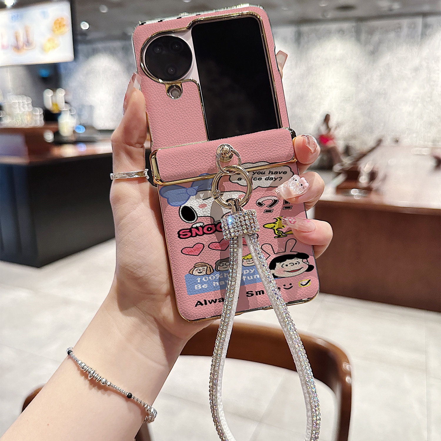 史努比女孩适用oppofindN3flip手机壳N2折叠屏华为pocket2三段挂绳vivoxflip皮纹zflip6荣耀vflip小米mixflip