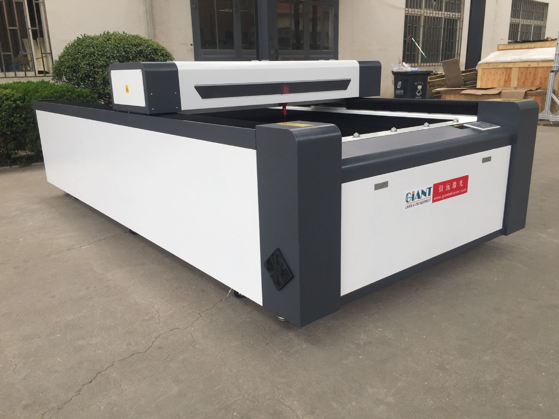 CO2激光切割机 精密激光切割机1325 300W 激光混切机薄板切割机