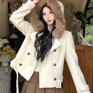 白色连帽毛领羊绒毛呢外套女冬季超好看加厚韩系羊毛呢子大衣短款