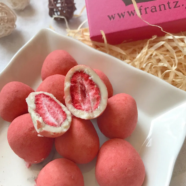 【现货速发】日本进口零食frantz神户松露夹心草莓巧克力双拼礼盒