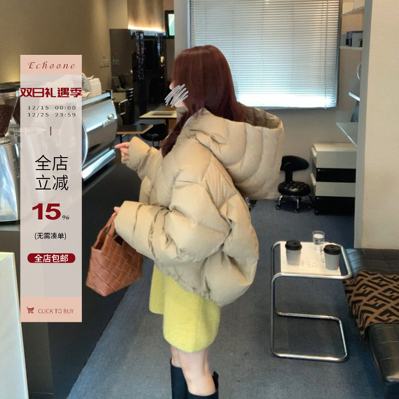 宽松轻盈保暖羽绒服女