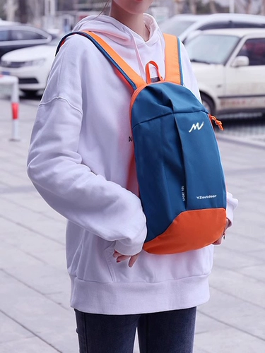 Дикатцер сделал урок, чтобы предотвратить брызги воды и легкий рюкзак