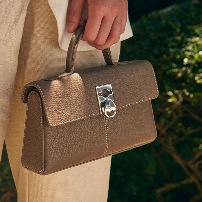 感时尚通勤包包2025新款简约复古荔枝纹大象灰手提斜挎小方包