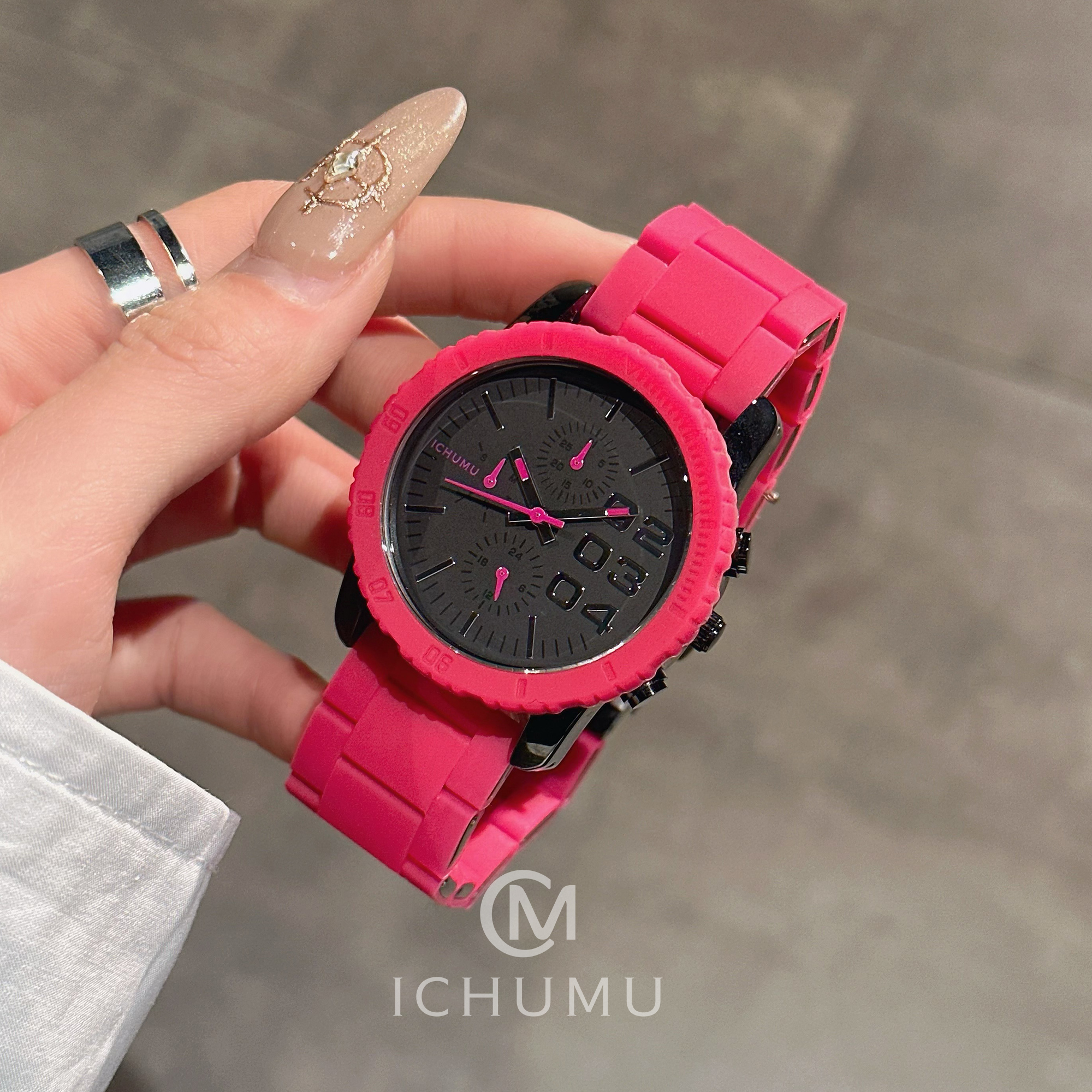 ICHUMU时尚运动风女士大表盘