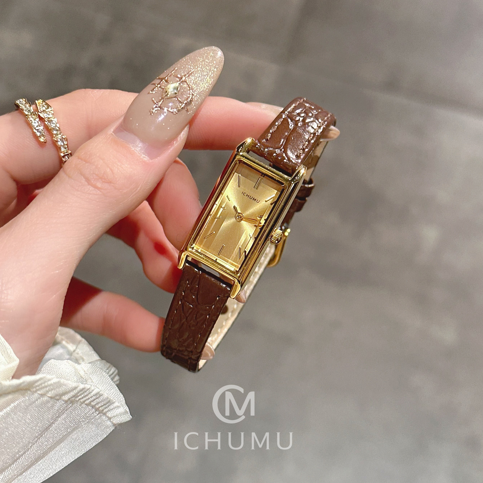 ICHUMU美拉德复古女表