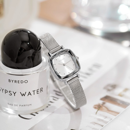 ICHUMU小巧精致女士手表小表盘