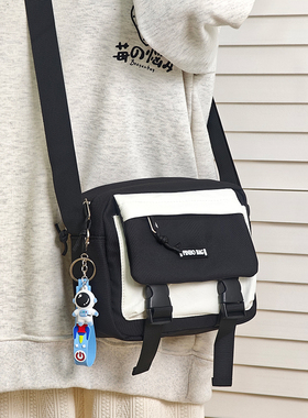 2025新款复古斜跨包小包男日系潮牌休闲百搭手机包女工装风小挎包