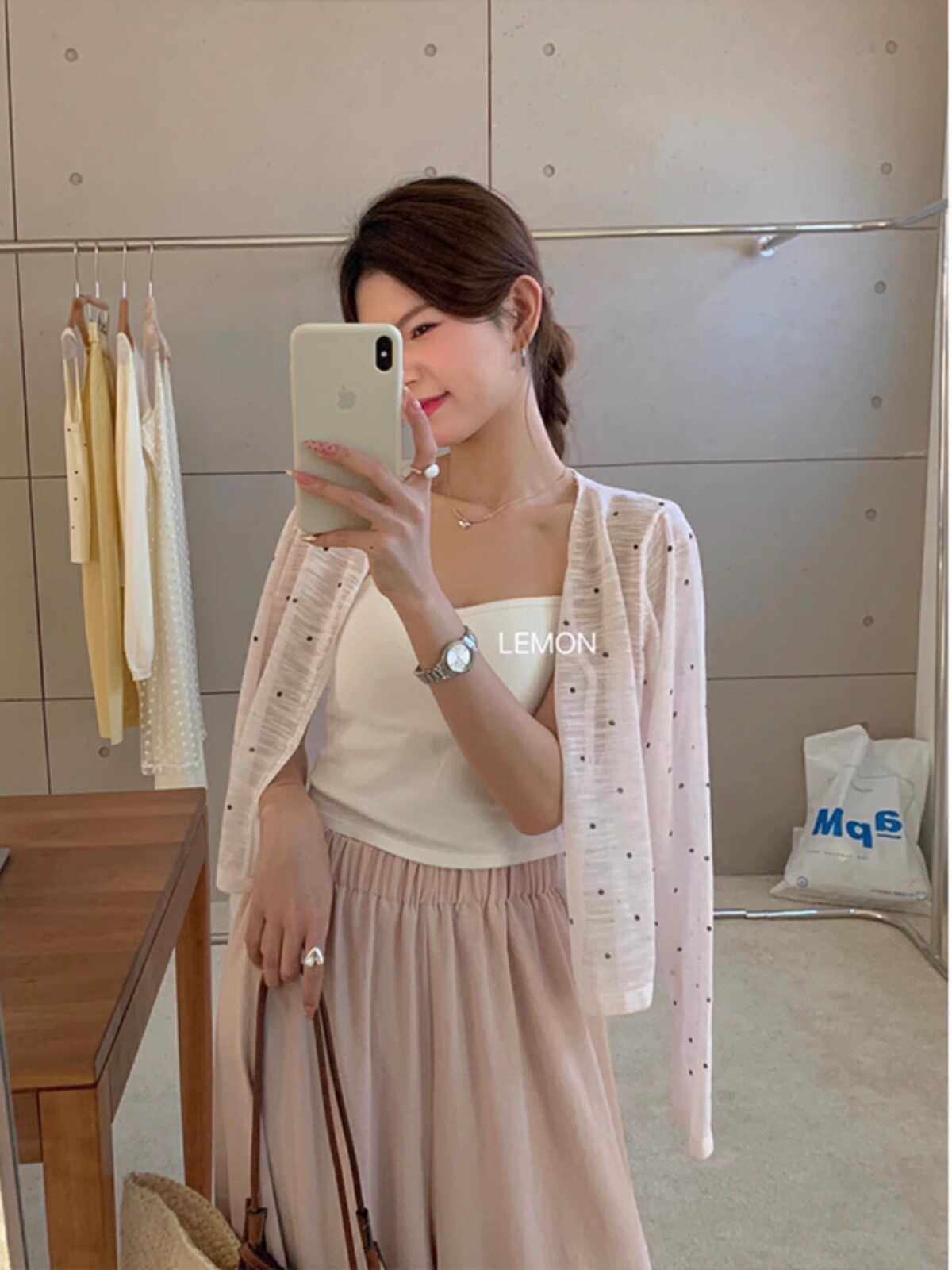 韩系短款冰丝圆点防晒开衫女2024夏超薄波点配吊带裙外搭显瘦上衣