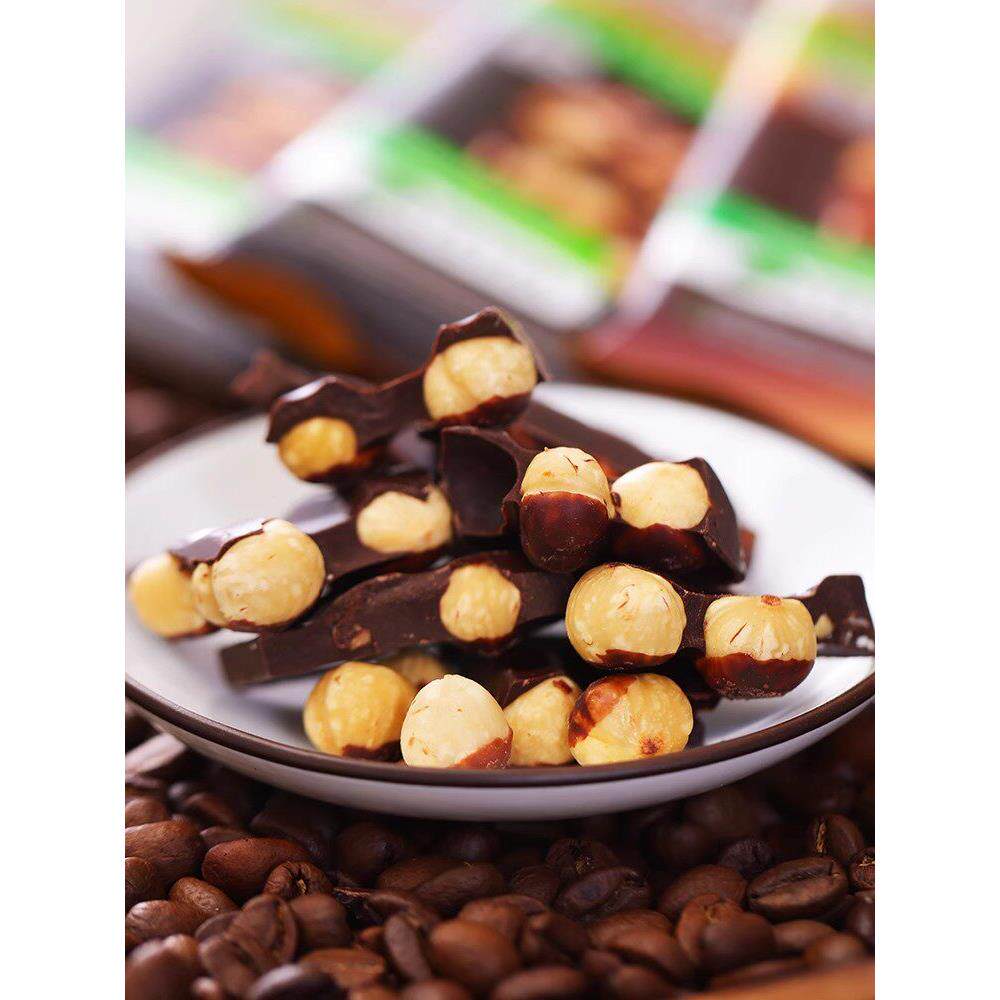 无CKF蔗整榛仁黑巧克俄颗罗斯原装糖进口胜利牌杏仁夹心力休闲零