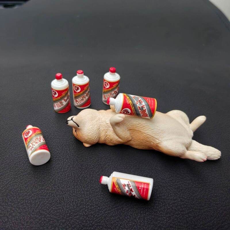 车载摆件个性车内可爱治愈仿真酒醉柴犬小狗狗汽车中控台爆款装饰