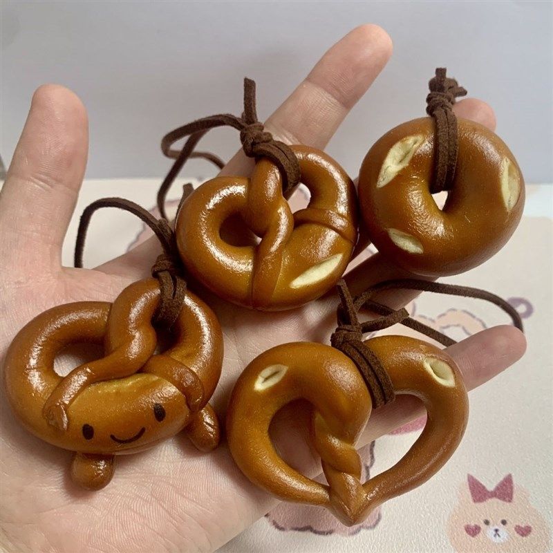 碱水面包挂件包包汽车装饰挂件面包贝果挂饰个性钥匙扣创意礼物,服饰配件/皮带/帽子/围巾,包挂件,淘宝优惠券,粉丝福利购,淘宝优惠卷