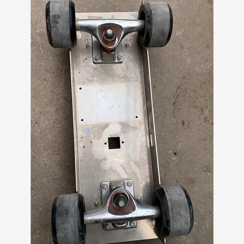 滑板轮滑板小车,本体是铝合金材质,适合改装移动式气泵,洗车机