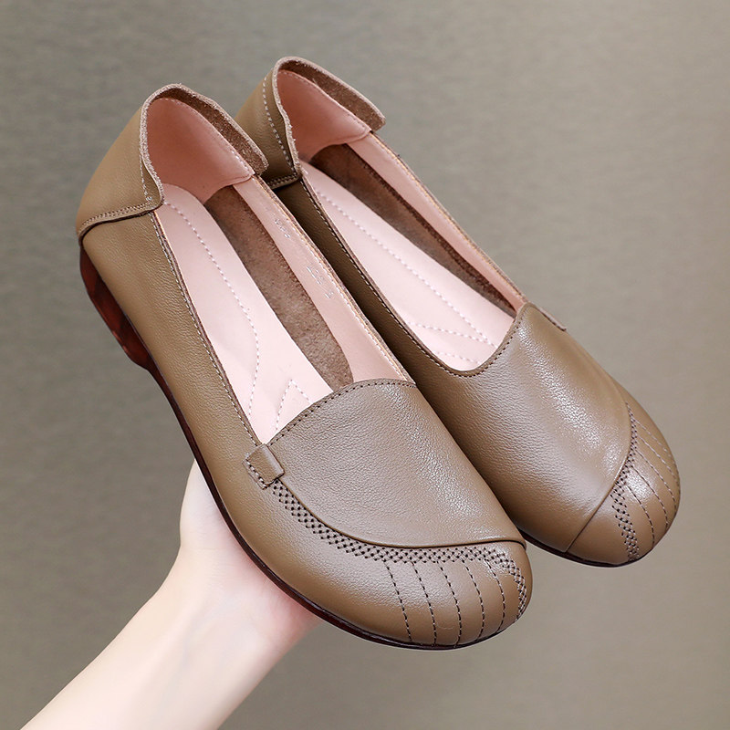 牛筋底真皮d软底软面妈妈鞋子秋季新款中老年小皮鞋大尺码女鞋41