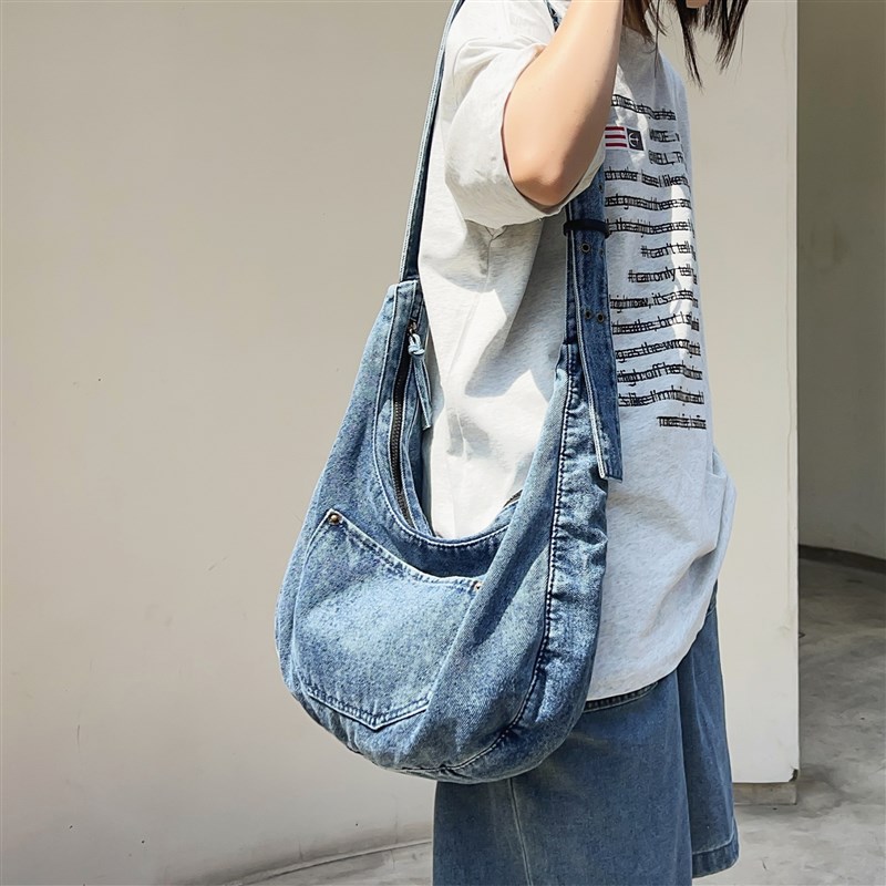 背不烂复古百搭日系牛仔布单肩A斜挎包女休闲港风学生通勤背包男