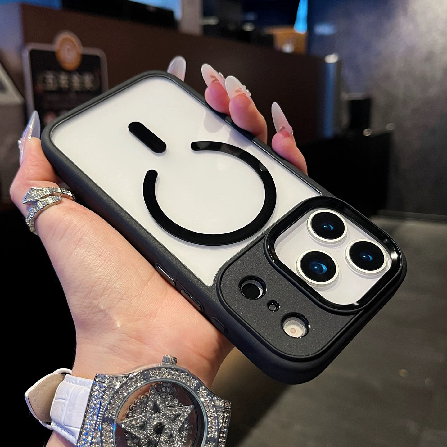 高级感黑武士金盾磁吸适用苹果17手机壳新款iphone16promax全包防摔15pro透明亚克力14金属镜框13硬背软边12