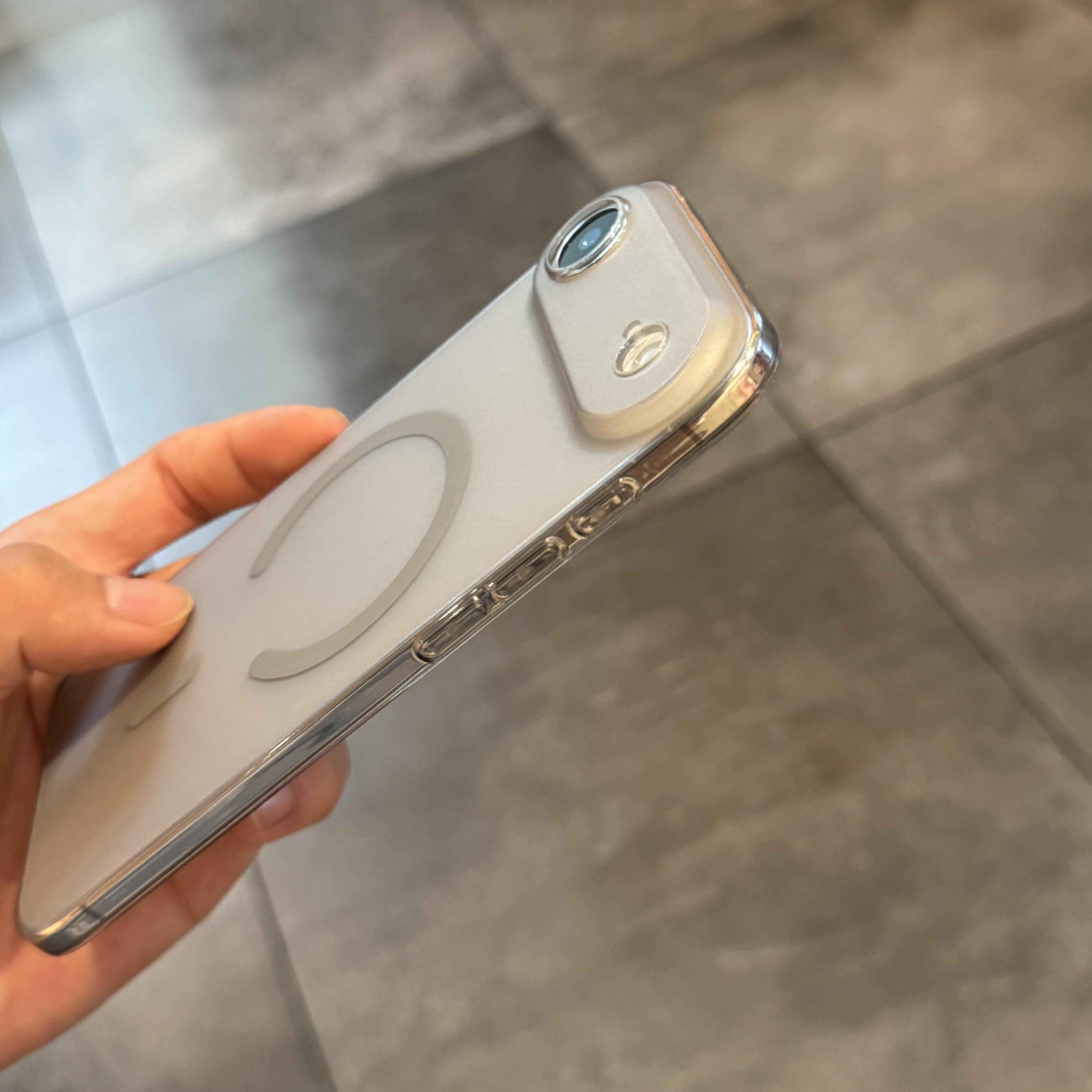 夏天清爽冰雾细腻磨砂磁吸适用iphone17Air手机壳17promax苹果16pro防指纹15plus超薄14新款13全包防摔12简约