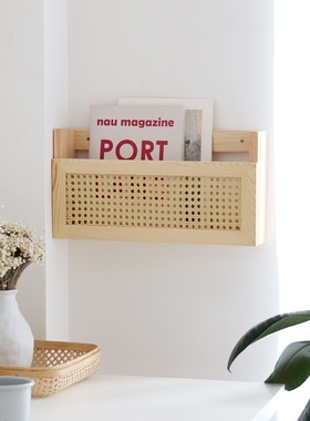 The surface of the wall is placed in a miscellaneous rack,