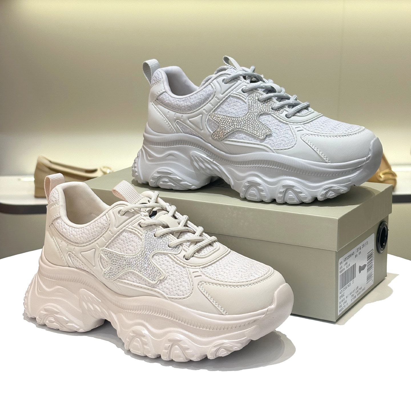 千百度2026圆头厚底系带水钻闪粉老爹鞋运动女鞋A26162705C09C13,女鞋,老爹鞋,淘宝优惠券,粉丝福利购,淘宝优惠卷