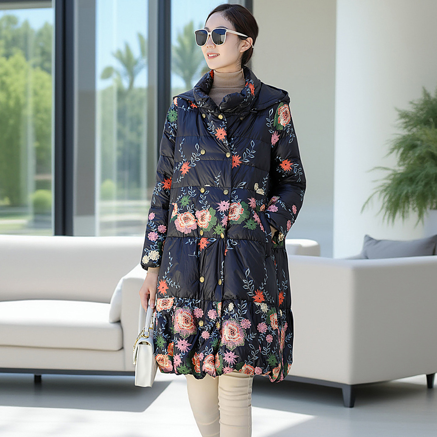 虫音白鸭绒羽绒服女大码宽松黑色显瘦耐脏刺绣中长款轻薄保暖外套