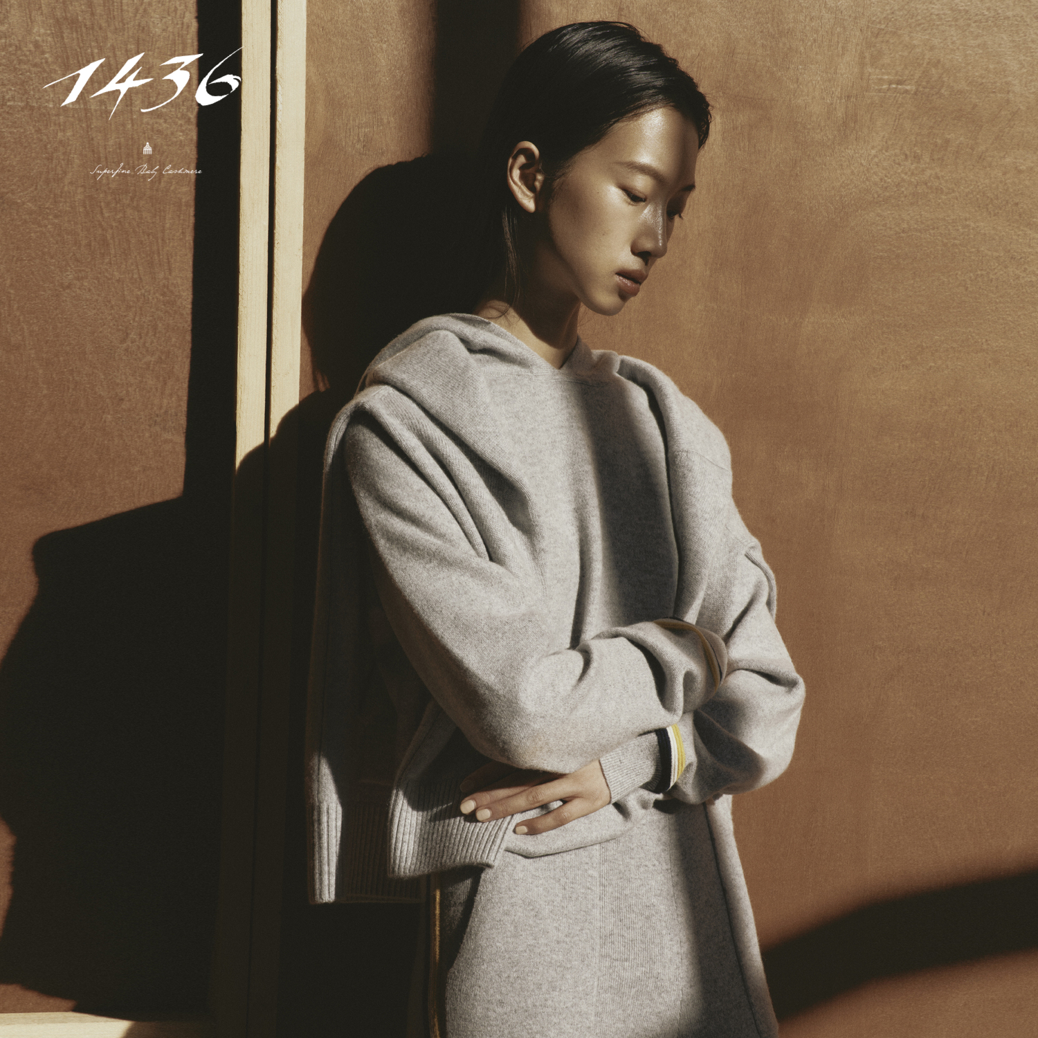 1436 小山羊绒粗纺带帽虚提运动休闲女套衫