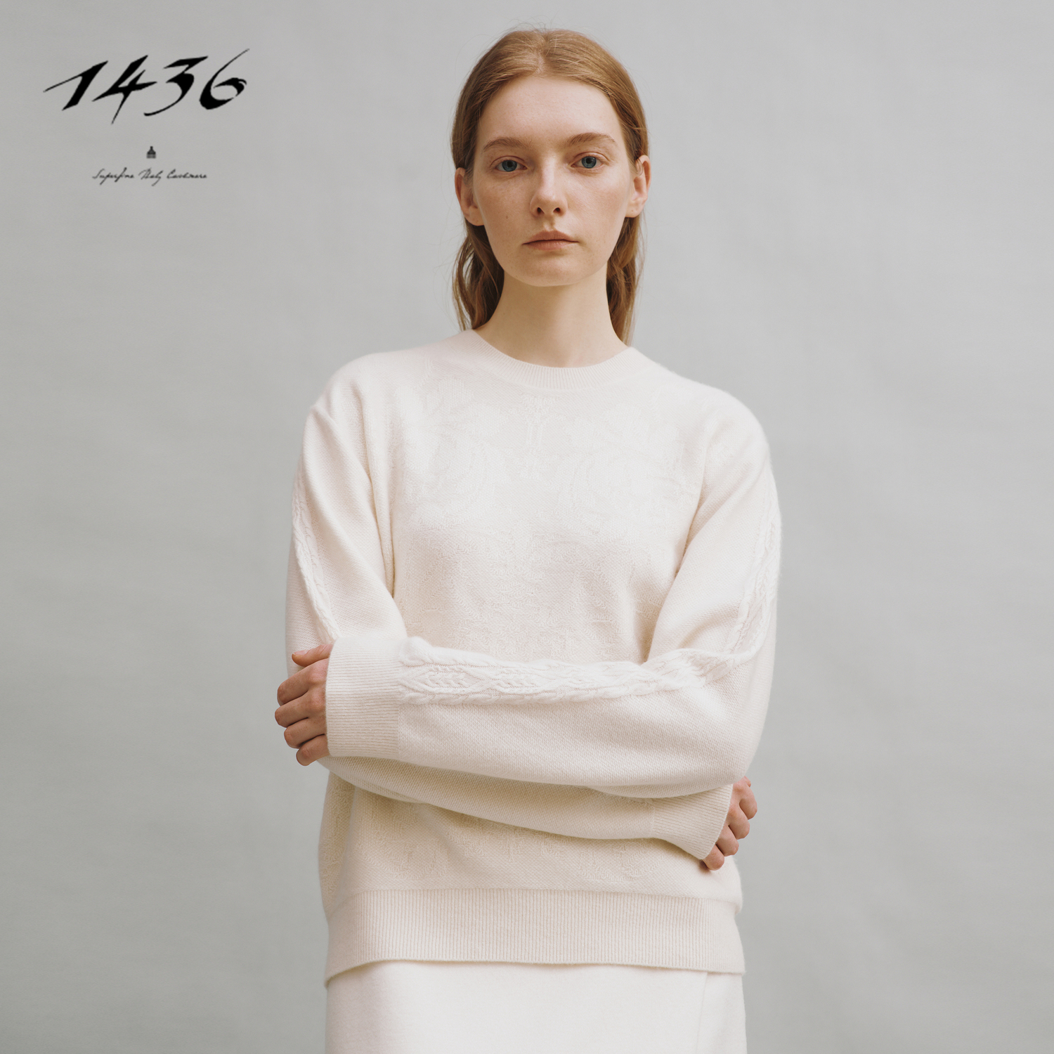 1436 稚真羊绒系列复古浮雕纹样圆领翻花女套衫