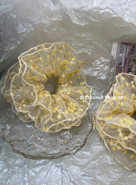 Coconut 鹅黄奶油～法式刺绣小黄花蕾丝大肠发圈芭蕾风丸子盘发器