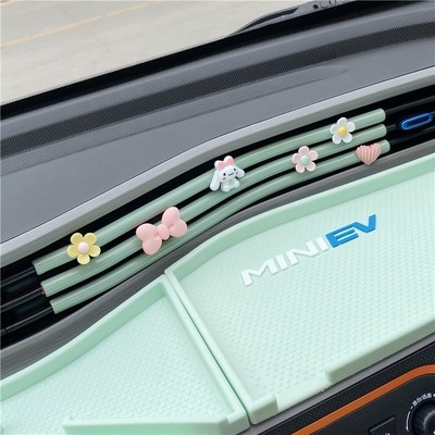 Wuling macro light MINIEV interior is decorated with its