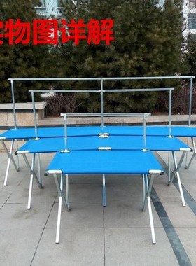 Put up a stall put up a shelf of bamboo in the night