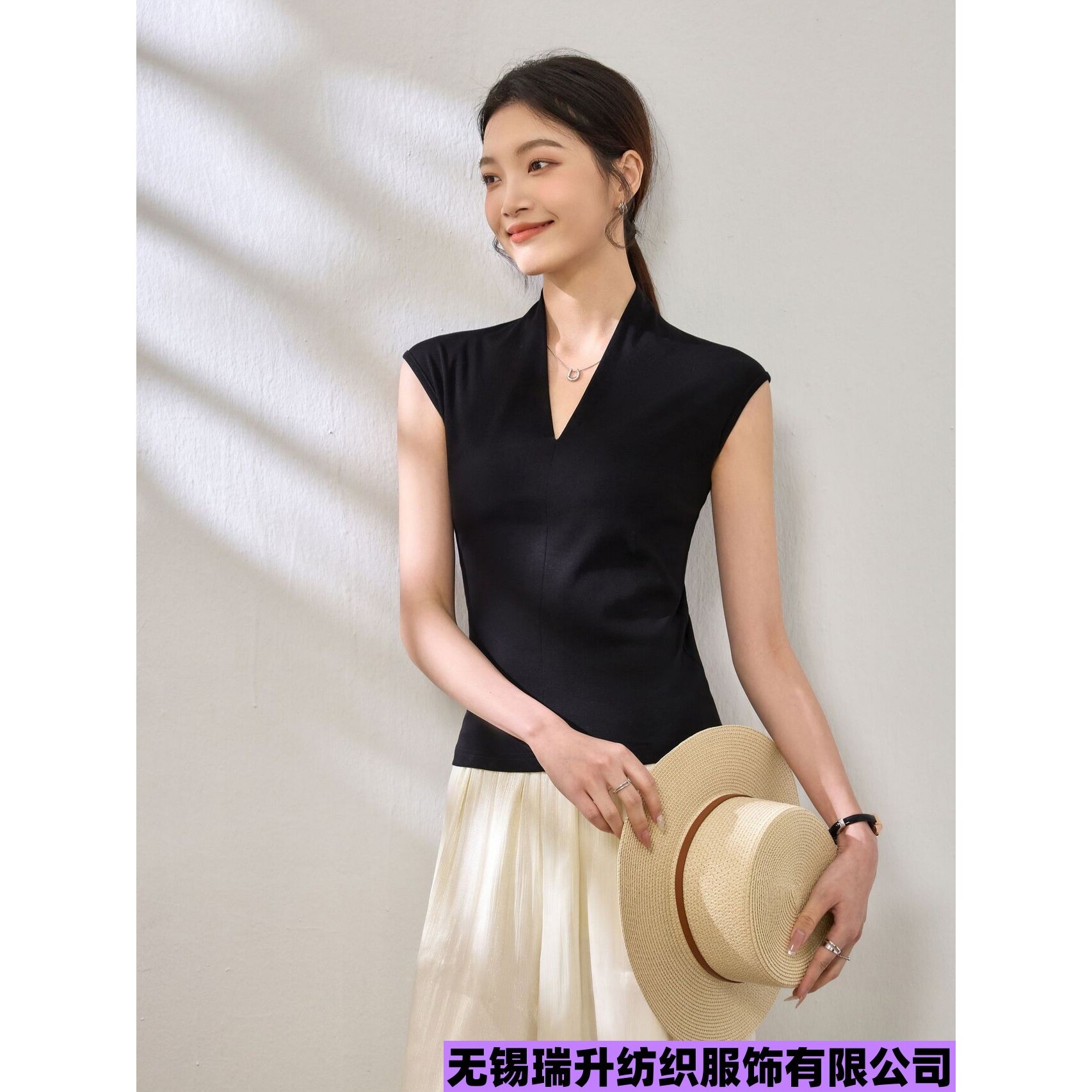 无锡瑞升纺织服饰有限公司气质v领无袖t恤女2025夏季新款设计感小图片