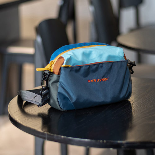 户外多巴胺撞色小挎包女超轻